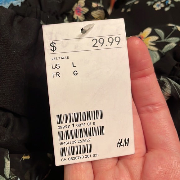 Cute long black floral top.🖤🌸🌼 - Picture 5 of 5